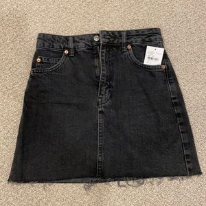 Topshop black denim skirt (US Size: 2)